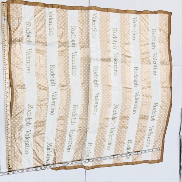 Valentino Rudolph 1921 scarf, 100% sheer silk, 38" x40" large full body wrap(35) - Picture 7 of 8